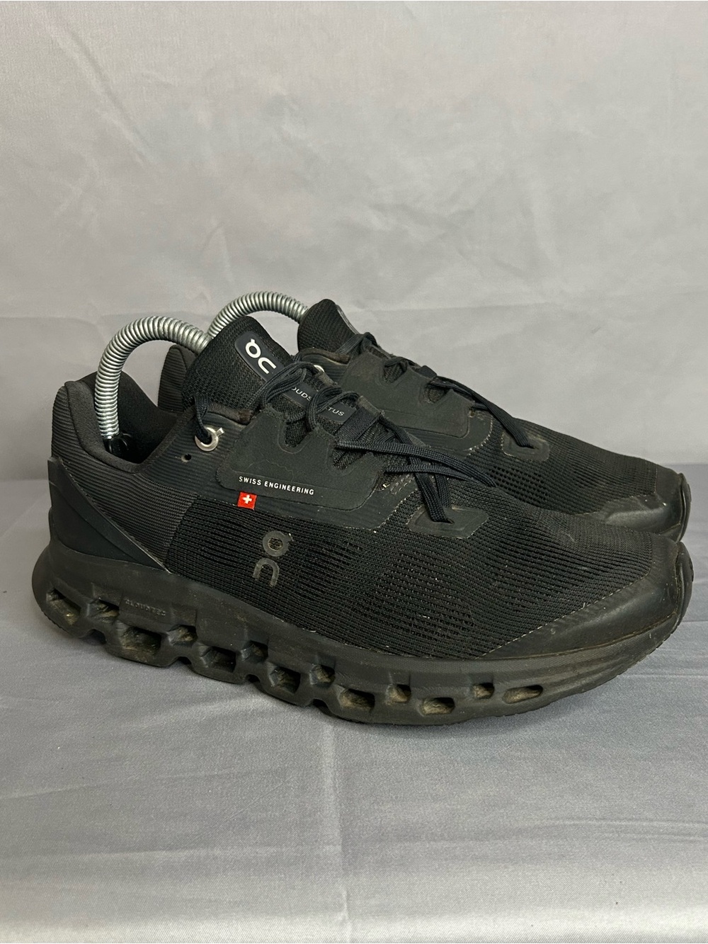 On Cloud stratus Athletic Running Shoes Triple Black Sneakers Women’s Sz 9.5